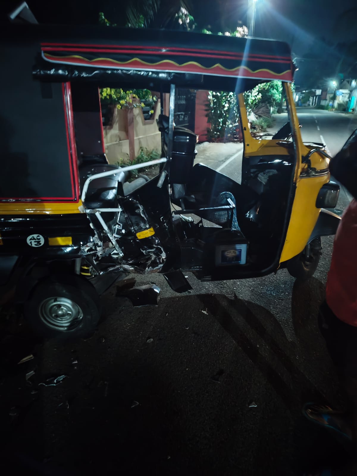 വാഹനാപകടത്തിൽ ഓട്ടോ ഡ്രൈവർക്ക് പരുക്ക്